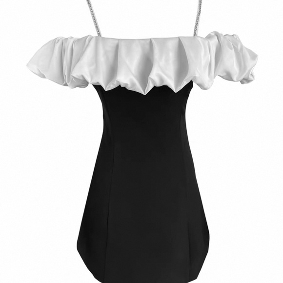 Elegant Black and White Off-Shoulder Dress - Picture 2 of 2